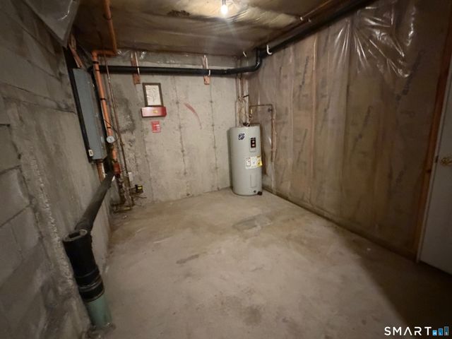 108 Mohican Avenue APT 10, Waterbury, CT 06708