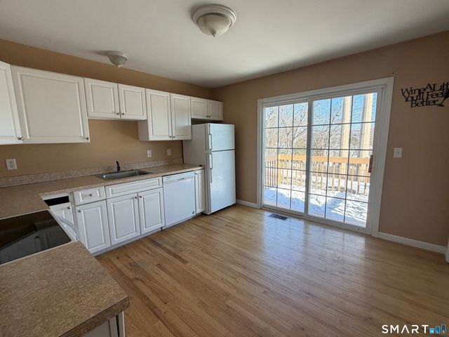 108 Mohican Avenue APT 10, Waterbury, CT 06708