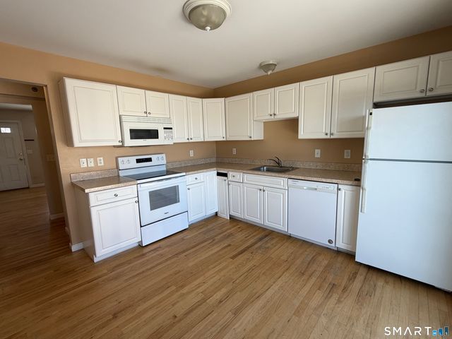 108 Mohican Avenue APT 10, Waterbury, CT 06708