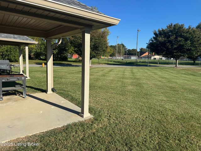 5929 Dewitt Dr, Louisville, KY 40258