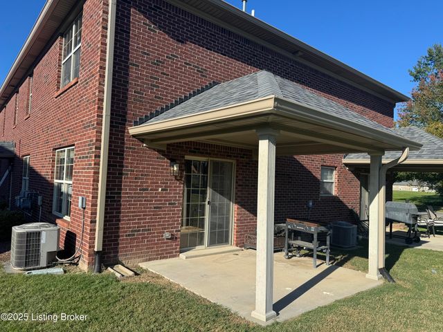 5929 Dewitt Dr, Louisville, KY 40258