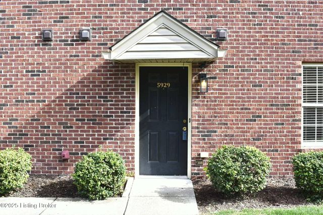 5929 Dewitt Dr, Louisville, KY 40258