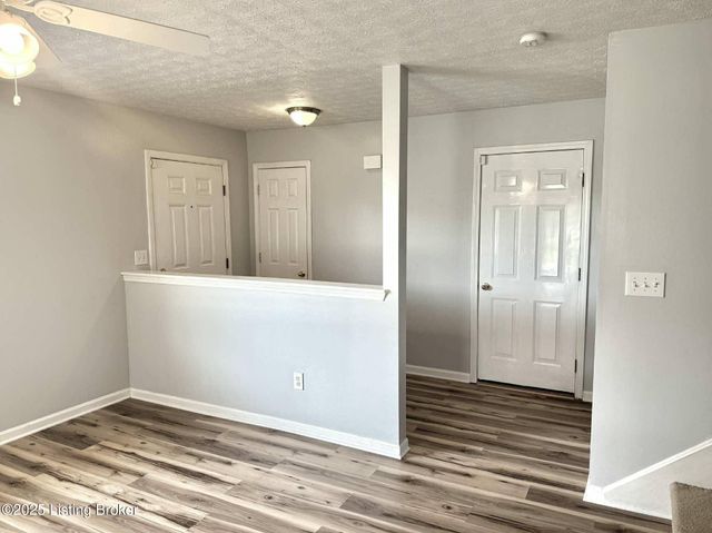 5929 Dewitt Dr, Louisville, KY 40258