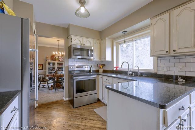 1581 Old Plank Road, Milford, MI 48381