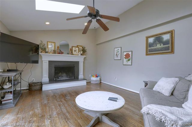 1581 Old Plank Road, Milford, MI 48381