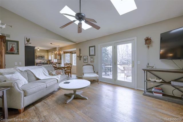 1581 Old Plank Road, Milford, MI 48381