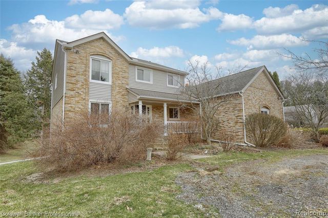 1581 Old Plank Road, Milford, MI 48381