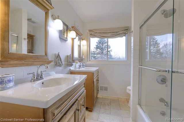 1581 Old Plank Road, Milford, MI 48381