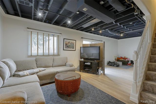 1581 Old Plank Road, Milford, MI 48381