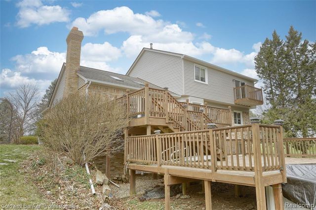 1581 Old Plank Road, Milford, MI 48381