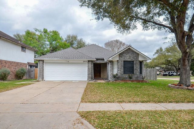 2902 Silent Drive, Sugar Land, TX 77498