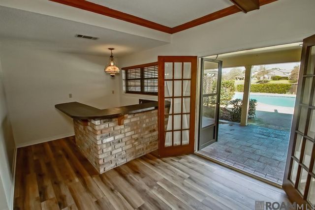 12215 S Lake Sherwood Ave, Baton Rouge, LA 70816