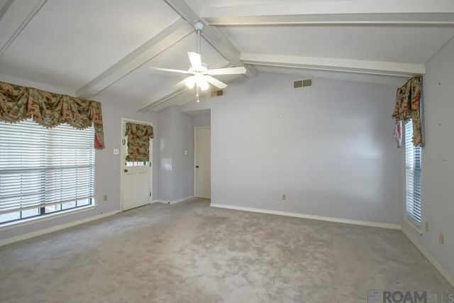 12215 S Lake Sherwood Ave, Baton Rouge, LA 70816