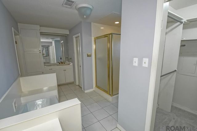 12215 S Lake Sherwood Ave, Baton Rouge, LA 70816