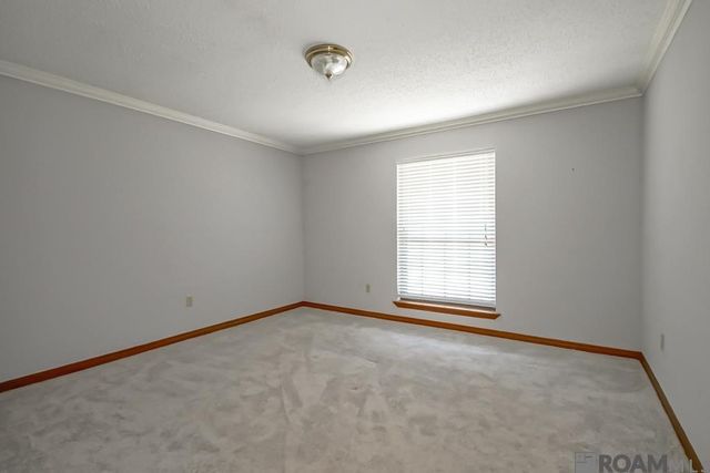 12215 S Lake Sherwood Ave, Baton Rouge, LA 70816