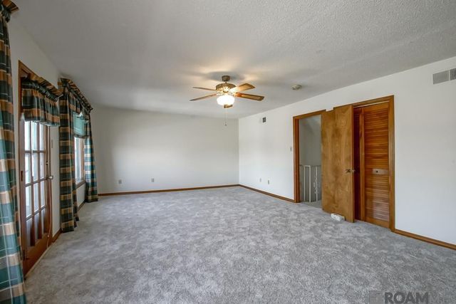 12215 S Lake Sherwood Ave, Baton Rouge, LA 70816