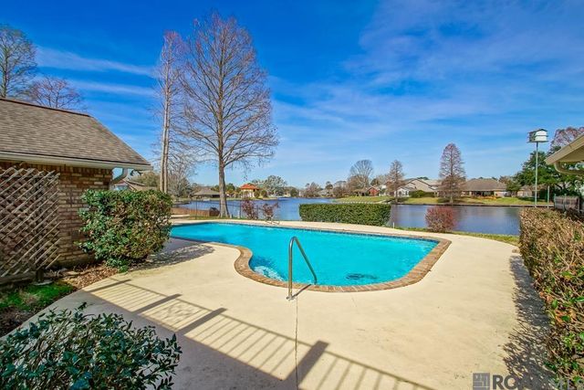 12215 S Lake Sherwood Ave, Baton Rouge, LA 70816