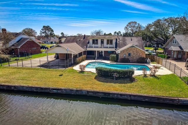 12215 S Lake Sherwood Ave, Baton Rouge, LA 70816