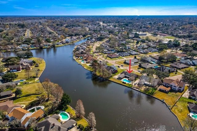 12215 S Lake Sherwood Ave, Baton Rouge, LA 70816