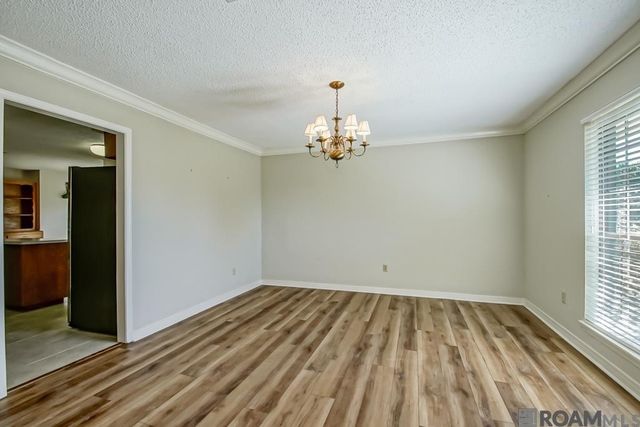 12215 S Lake Sherwood Ave, Baton Rouge, LA 70816