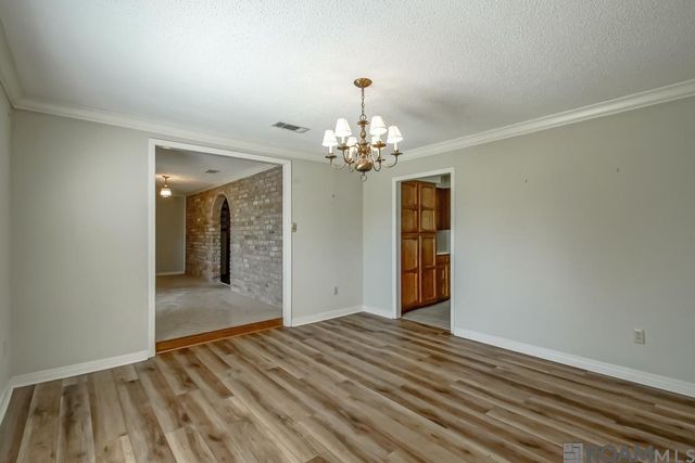 12215 S Lake Sherwood Ave, Baton Rouge, LA 70816