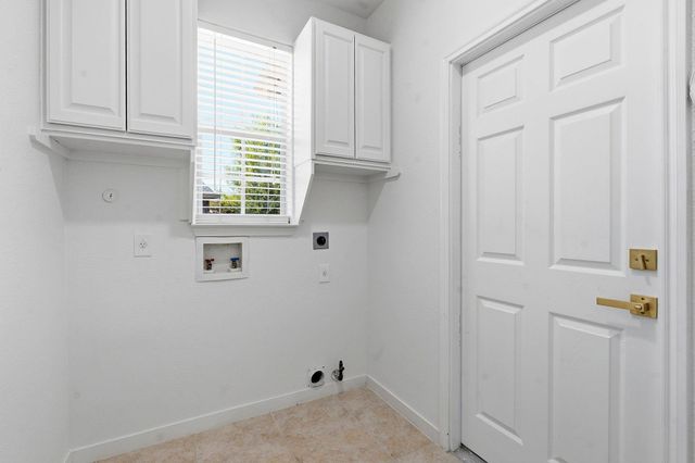 901 Ambrose DR, Pflugerville, TX 78660