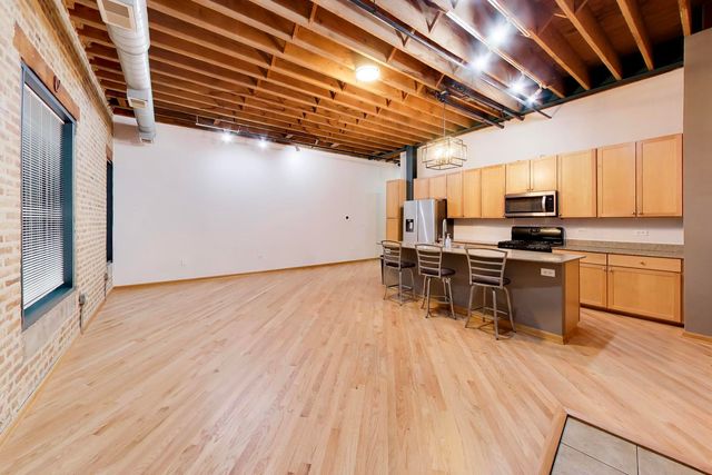 7509 W MADISON Street 2D, Forest Park, IL 60130