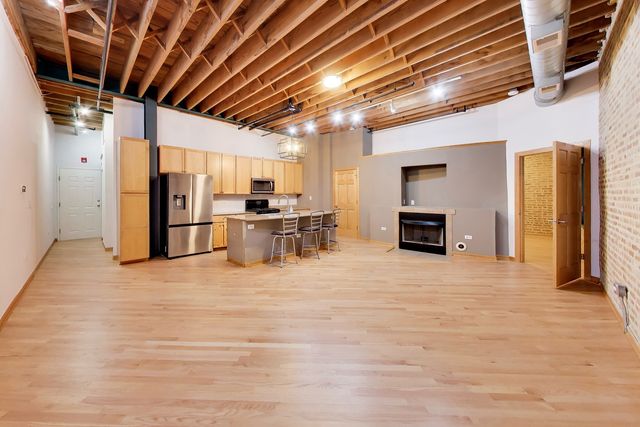 7509 W MADISON Street 2D, Forest Park, IL 60130