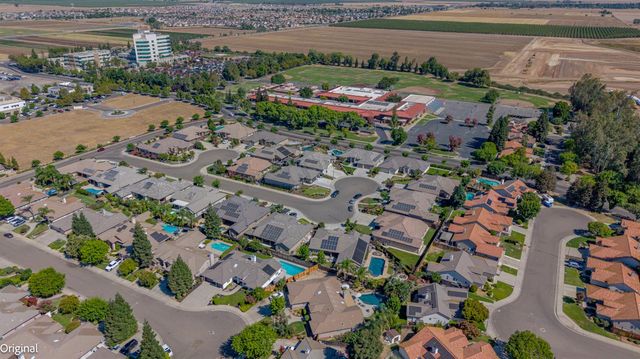 675 Kingfisher Ct, Merced, CA 95340