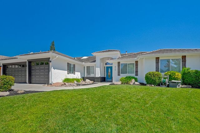 675 Kingfisher Ct, Merced, CA 95340