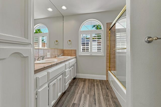 675 Kingfisher Ct, Merced, CA 95340
