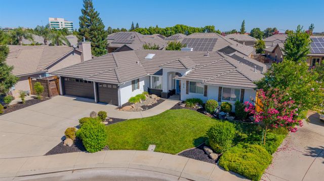 675 Kingfisher Ct, Merced, CA 95340