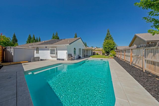 675 Kingfisher Ct, Merced, CA 95340