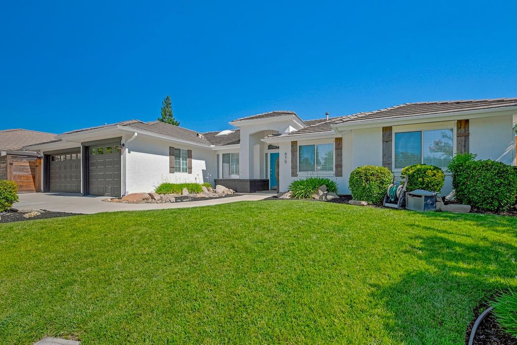 675 Kingfisher Ct, Merced, CA 95340