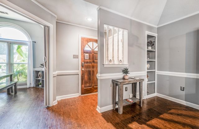 8243 CRIMSON CREEK DR, Memphis, TN 38016