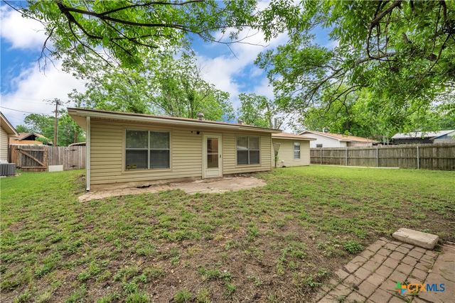 210 S Burnet Street, Belton, TX 76513