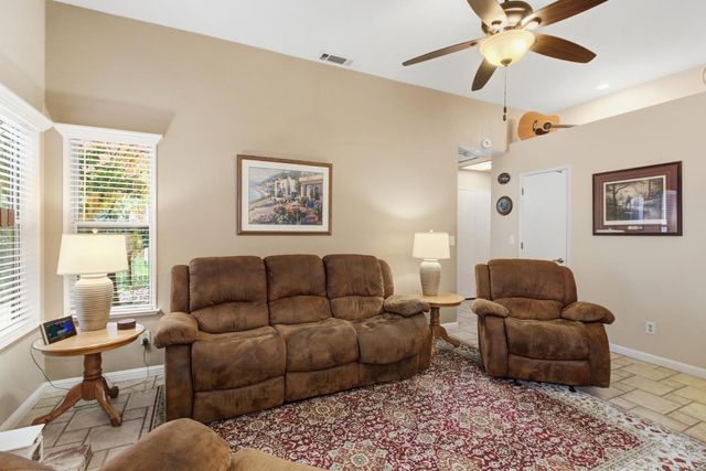 8189 Bantry Ct, Sacramento, CA 95829