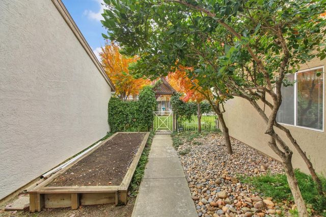 8189 Bantry Ct, Sacramento, CA 95829