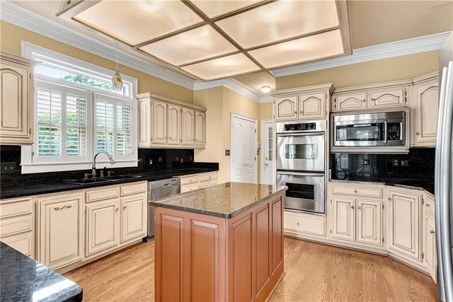 1006 Quaker Ridge Way, Johns Creek, GA 30097