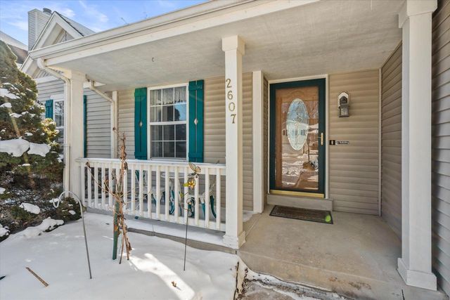 2607 Fox River PARKWAY, Waukesha, WI 53189
