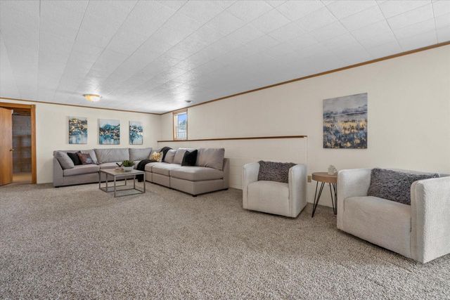 2607 Fox River PARKWAY, Waukesha, WI 53189