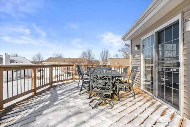 2607 Fox River PARKWAY, Waukesha, WI 53189