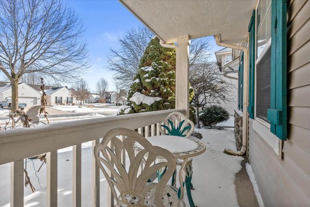 2607 Fox River PARKWAY, Waukesha, WI 53189