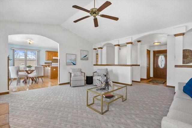 2607 Fox River PARKWAY, Waukesha, WI 53189