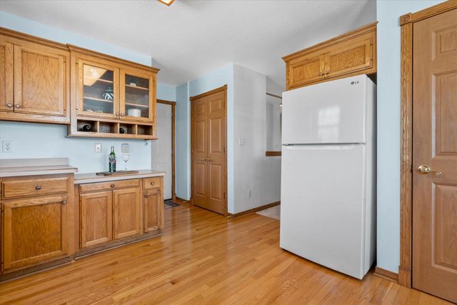 2607 Fox River PARKWAY, Waukesha, WI 53189