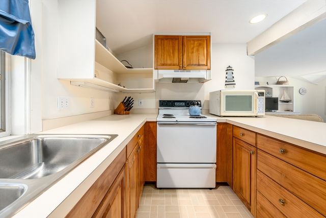46 Great Bay Rd, Barnstable, MA 02655
