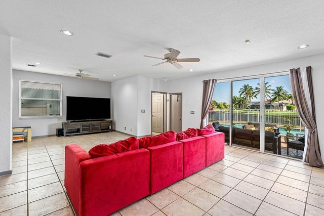 6376 Shadow Tree Lane, Lake Worth, FL 33463