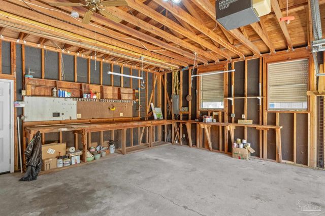 2500 E Burgess Rd, Pensacola, FL 32504