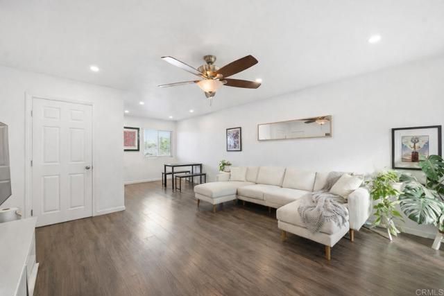 955 Postal Way 58, Vista, CA 92083