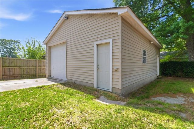 1312 Hodges Ferry RD, Portsmouth, VA 23707